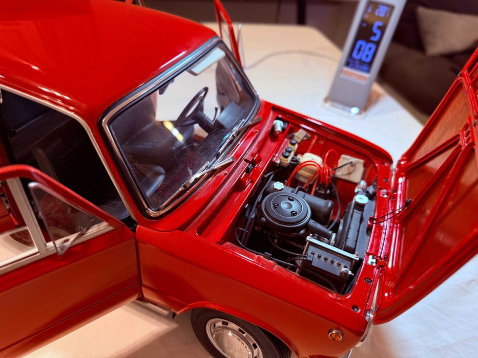 Макет ”Жигули - ВАЗ 2101 - 1:8” от Списания сглоби Жигули