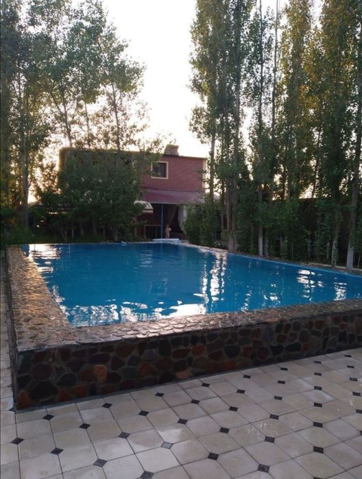 Dacha hovli sotiladi. tinch hovosi toza salqin joyla