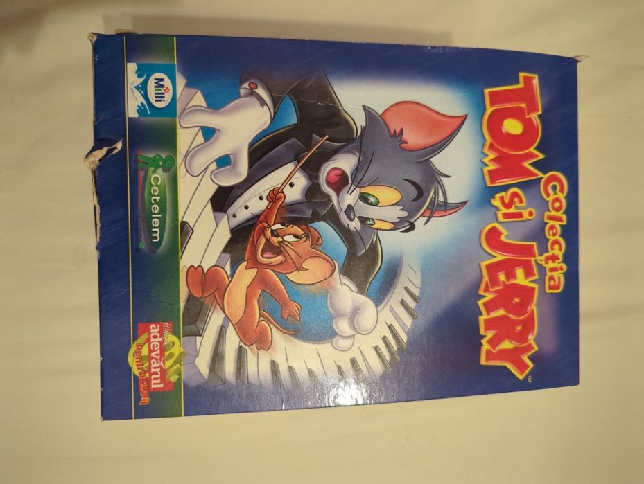 Vând CD-uri Tom & Jerry desene vechi