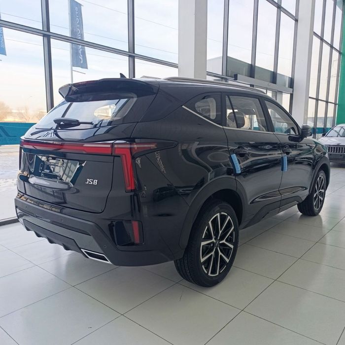 JAC. JS8
ТЕХНИК  ХУСУСИЯТЛАРИ

Ўриндиклар сони.         6
Умумий ўлчам