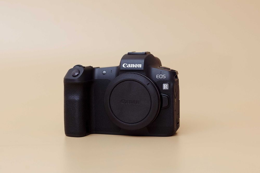 Продам  Canon EOS R