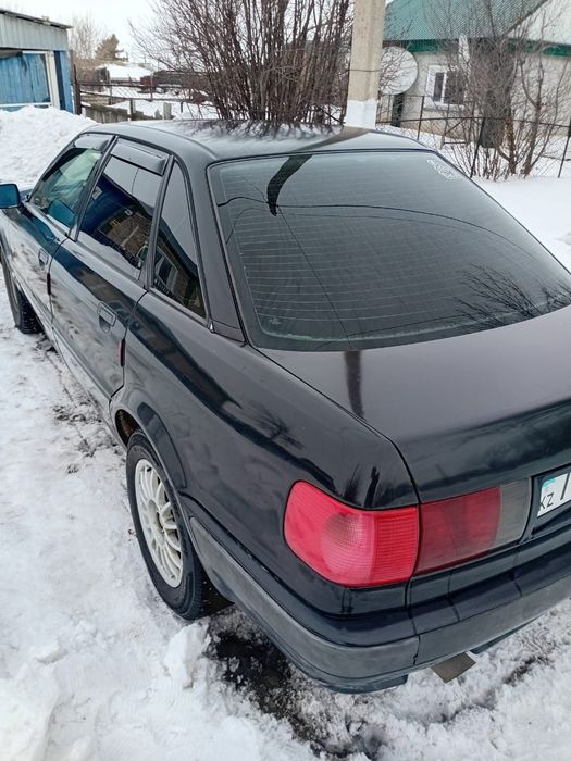 Продам AUDI 80 2 литр моник