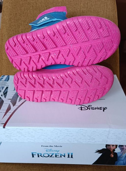 Нови ADIDAS зимни ботуши, 32 номер.