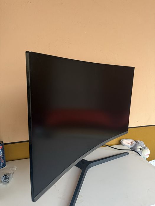 Vand monitor samsung 32 Led curbat