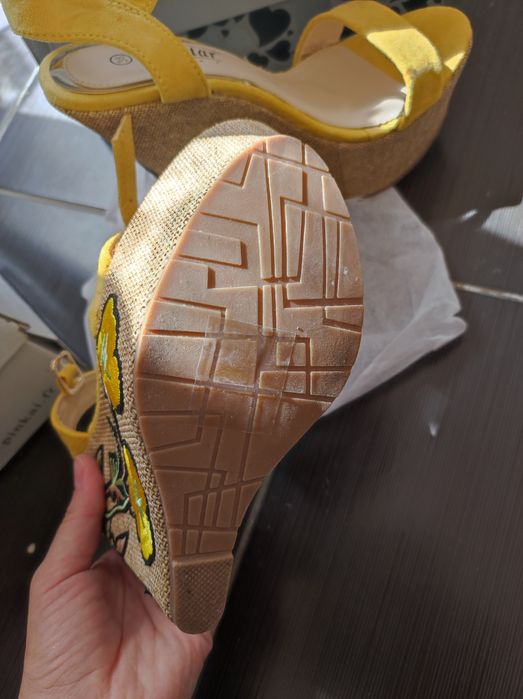 Сандали на платформа - НОВИ