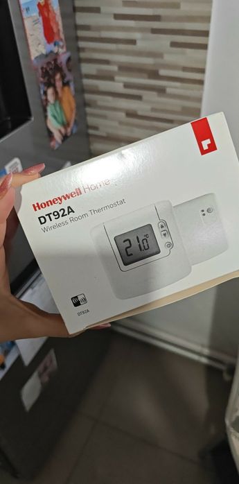 Termostat ambiental fara fir DT92A