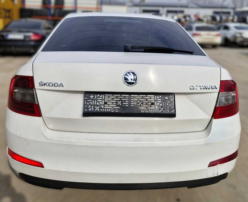 Dezmembrez Skoda Octavia 3 1.6D CLH 105CP cutie manuala 5+1 MWW 2015