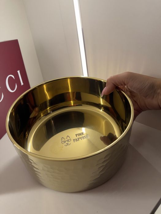 Продам миску для собак большую!