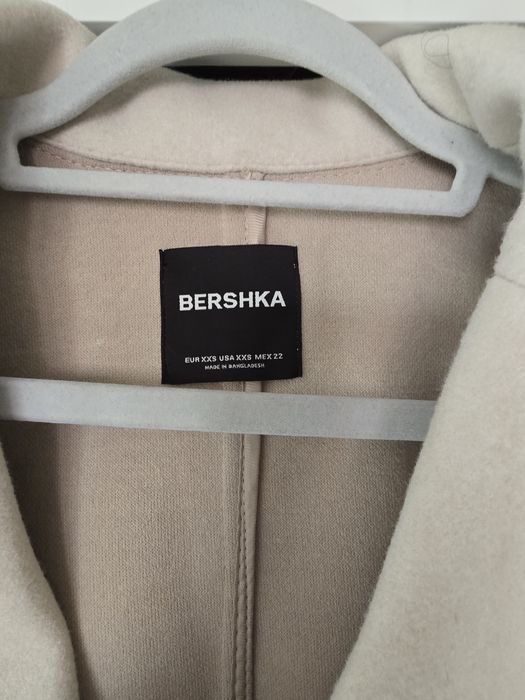 Дамско палто Бершка