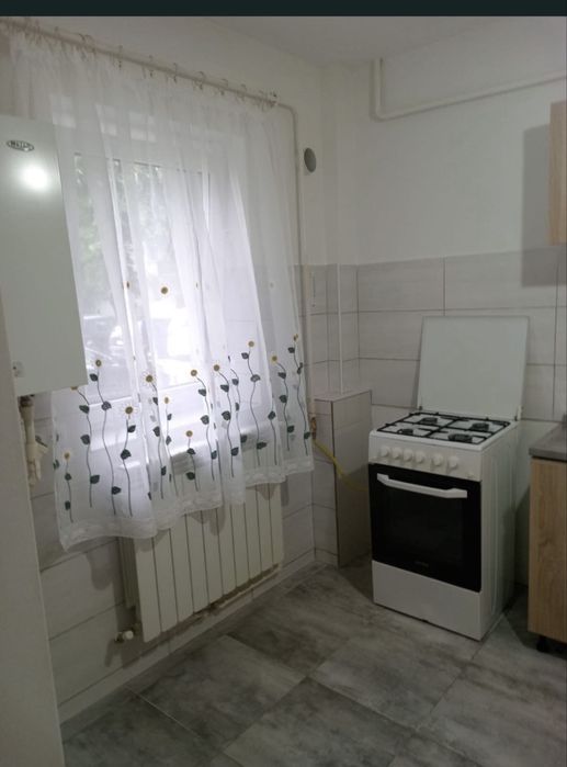 Inchiriez apartament