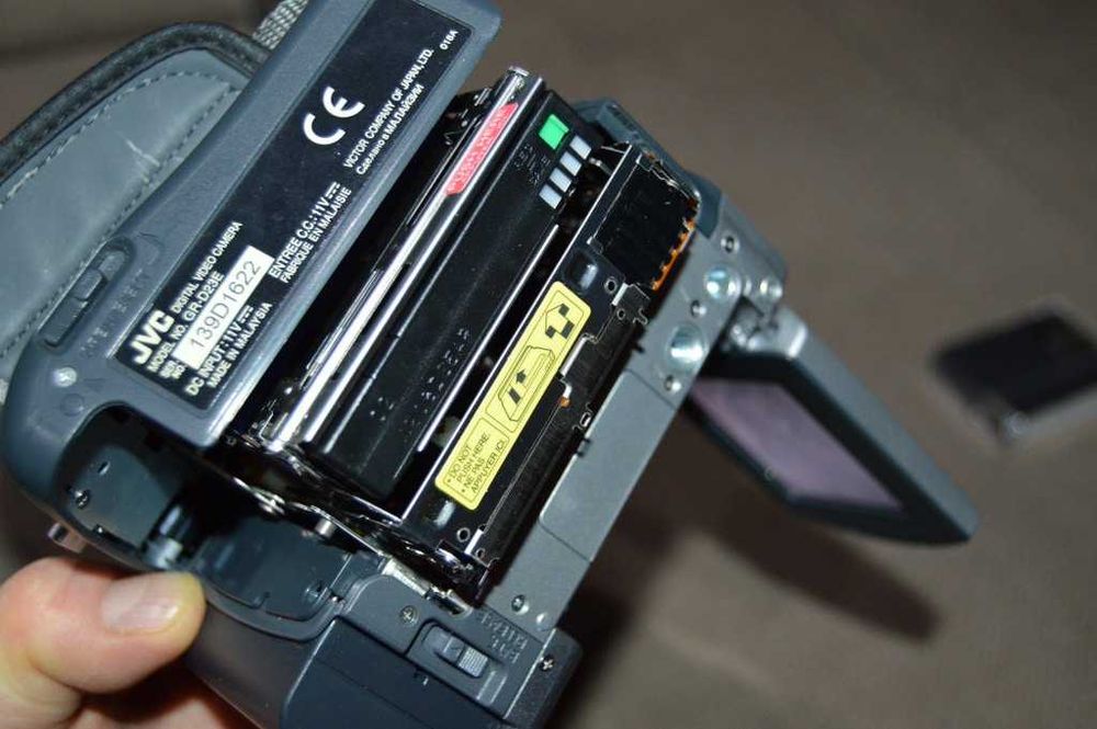 Camera video miniDV JVC GR-D23E