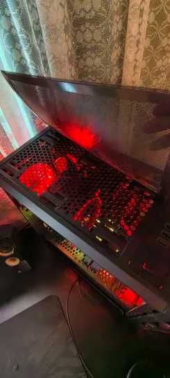 Продавам мощна геймърска конфигурация, подходяща за AAA игри на 1440p/2K Ultra настройки