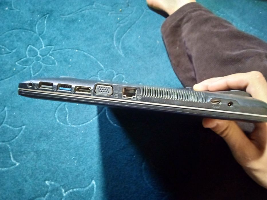 ASUS  noutbuk narmalniroq telefonga obmen asosan iphone 8+ DAN balandi