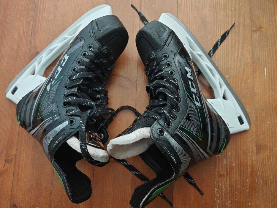 Хокейни кънки CCM Ribcor 86K 8R