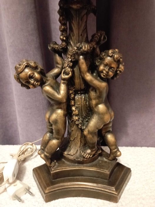 Красиви старинни лампи с абажури - лампа