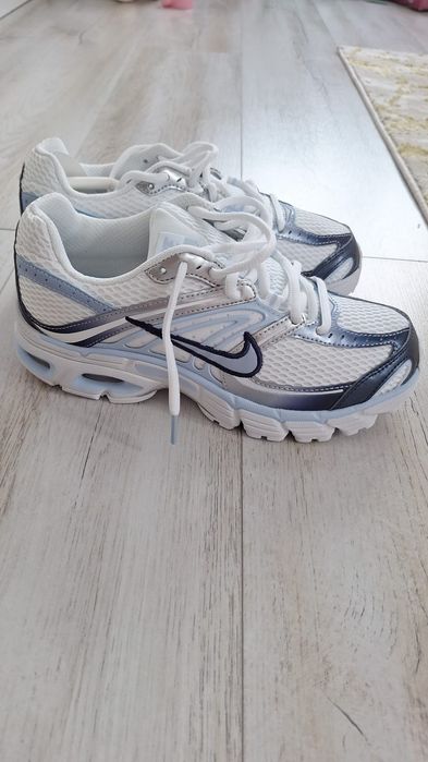 Adidași noi originali nike