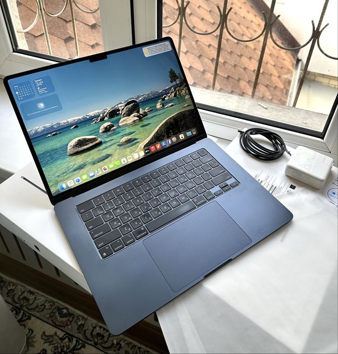MacBook Air M2 15-inch Midnight 8/256GB