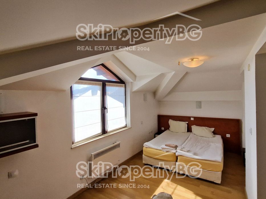 Просторно студио за продажба, на 100 м. от лифта!