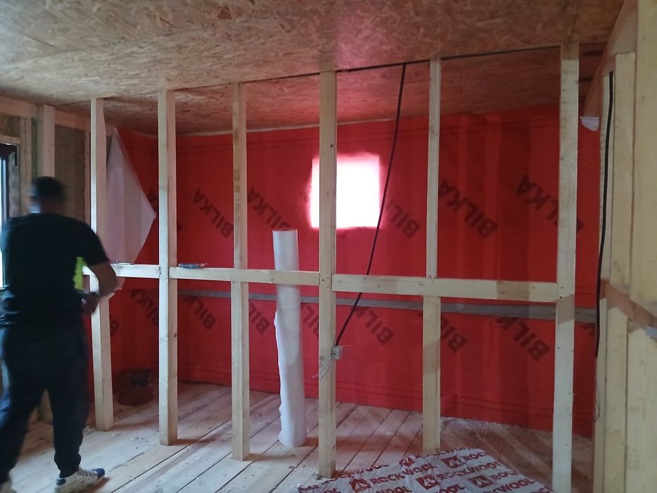 Vând cabane din lemn la cheie