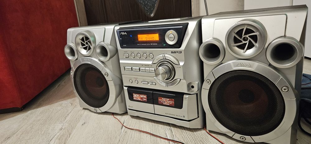 Combina muzicala aiwa