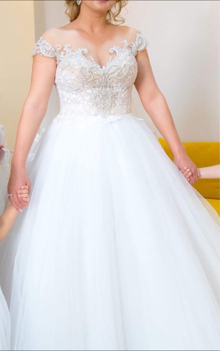Rochie de mireasa tip printesa