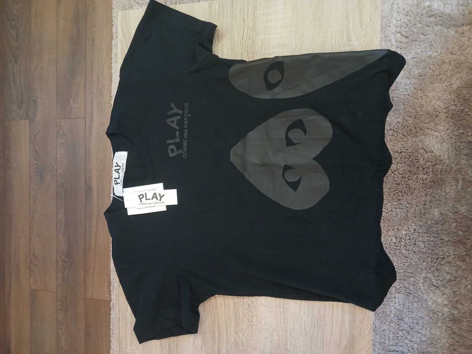 Черна тениска CDG