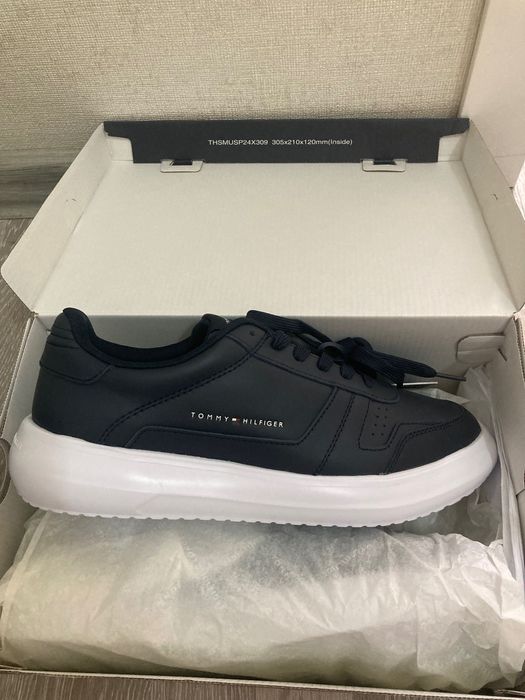 СРОЧНО продам кроссовки.