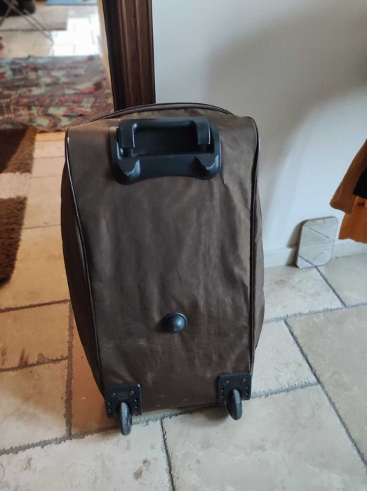 Голяма спортна чанта за пътуване с колелца и дръжка, тип куфар