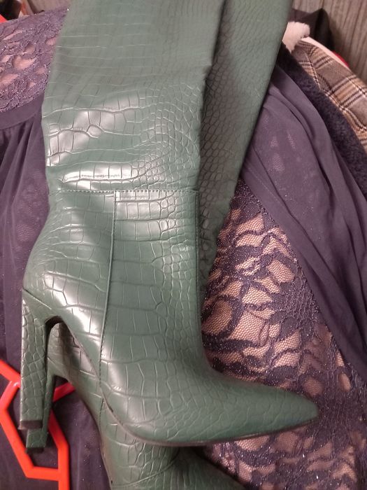 Vând cizme dama de culoare verde