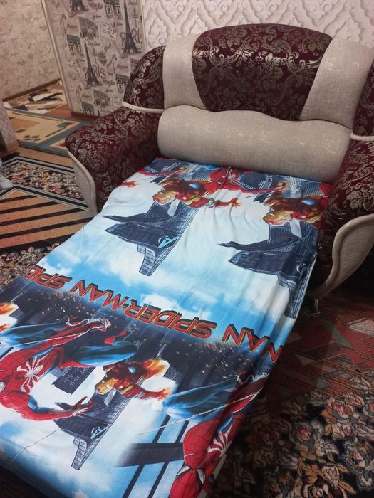 Продам 2 дивана большой и малый