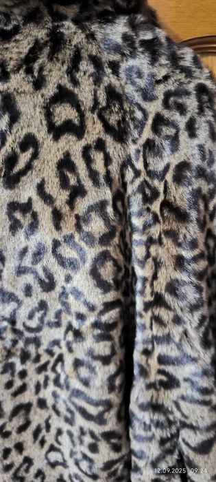 Vând blană leopard