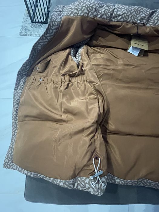 Burberry Paddet logo / Пухен елек  Л