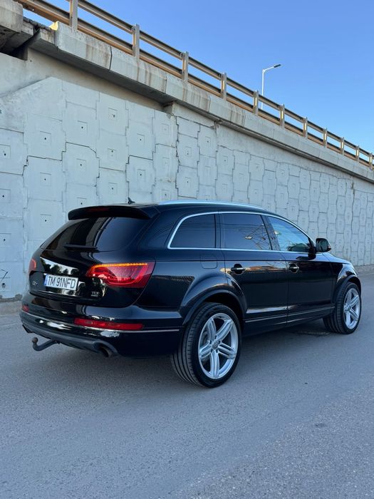 Vând Audi Q7 2011
