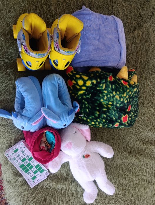 Костюмы пижамы и ролик за 5000 тг