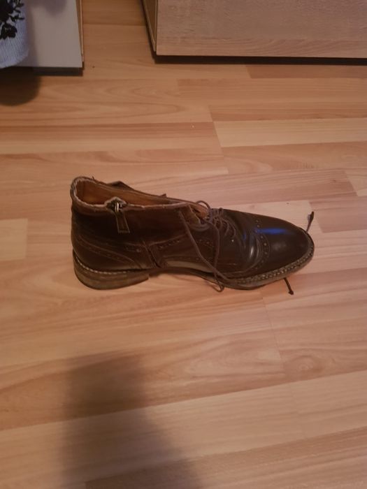 Vând ghete Dsquared