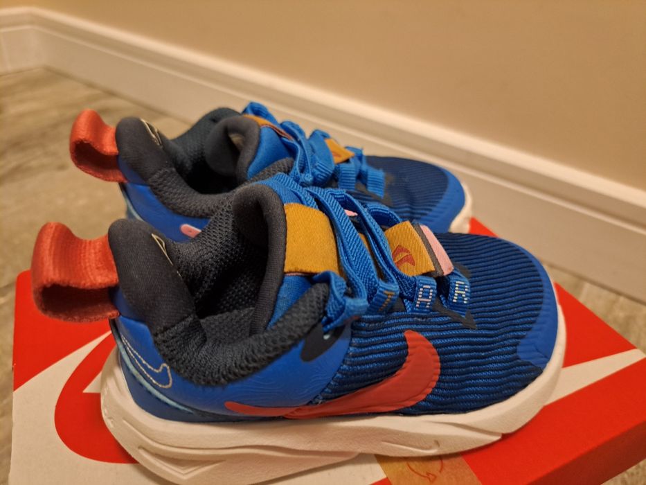 Маратонки Nike 22