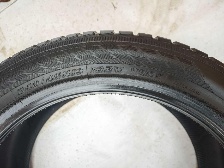 Anvelope 245/45/19 an 2023 iarna M+S YOKOHAMA BLUEARTH WINTER V905