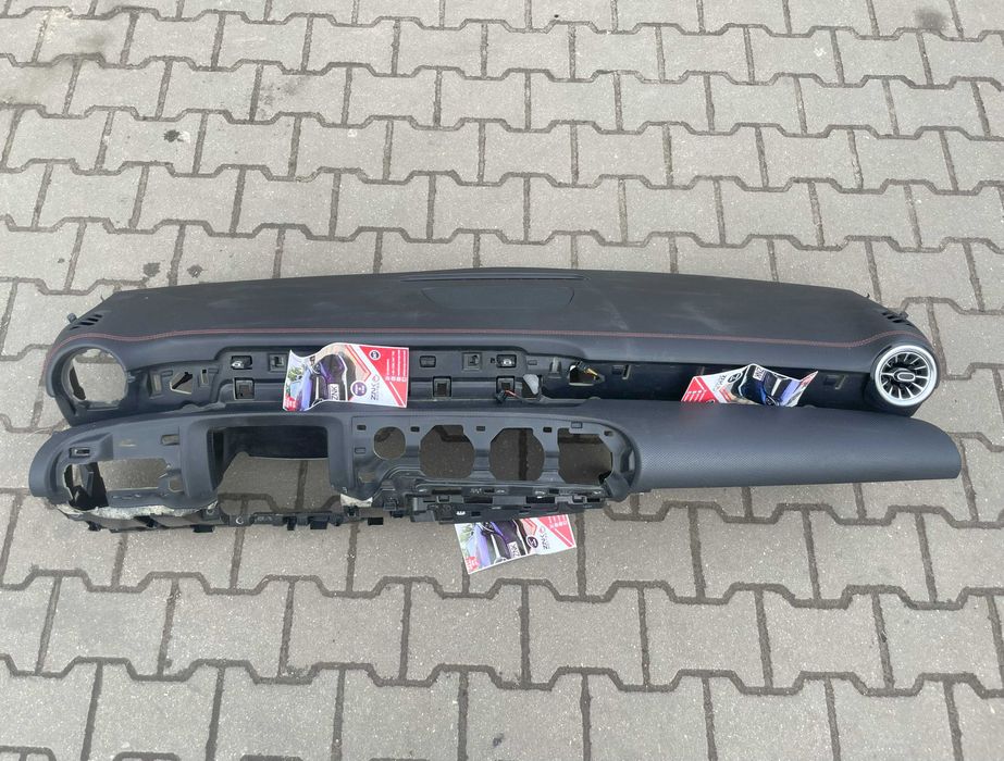 Mercedes Benz w177 A45 AMG / CLA / GLA - plansa bord cusatura rosie