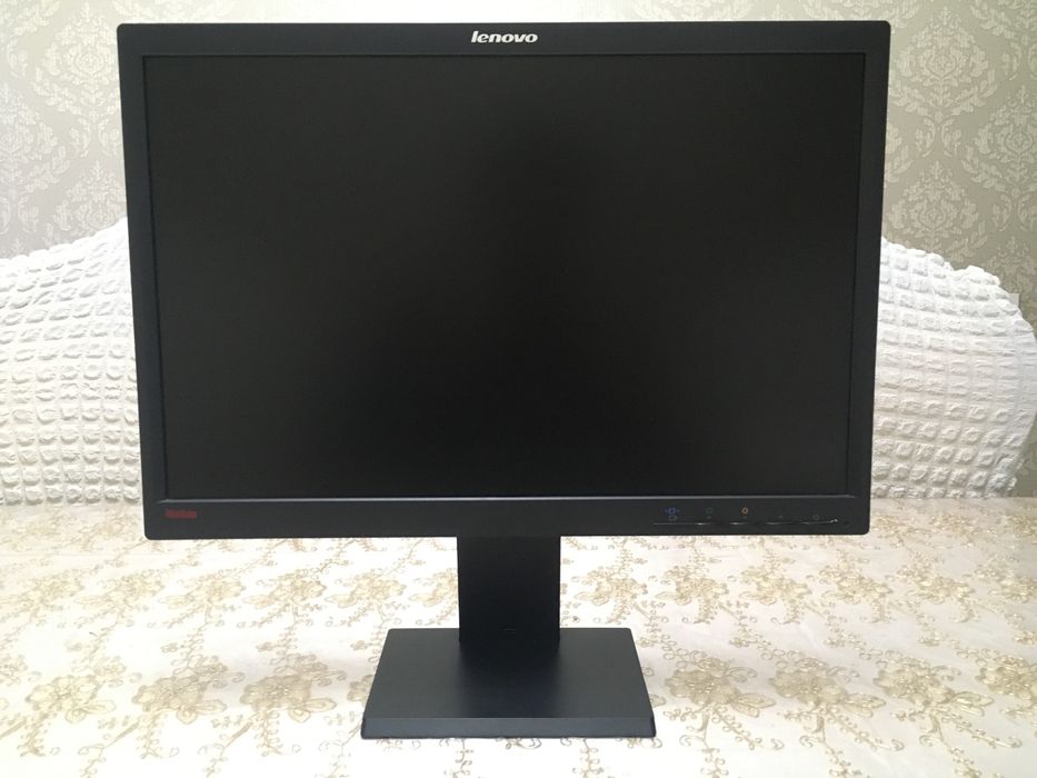 Монитор 24 дюйма Леново. Monitor 24 inch Lenovo.