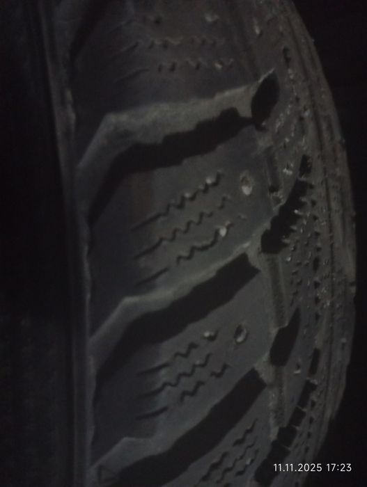 Продам шины зимние