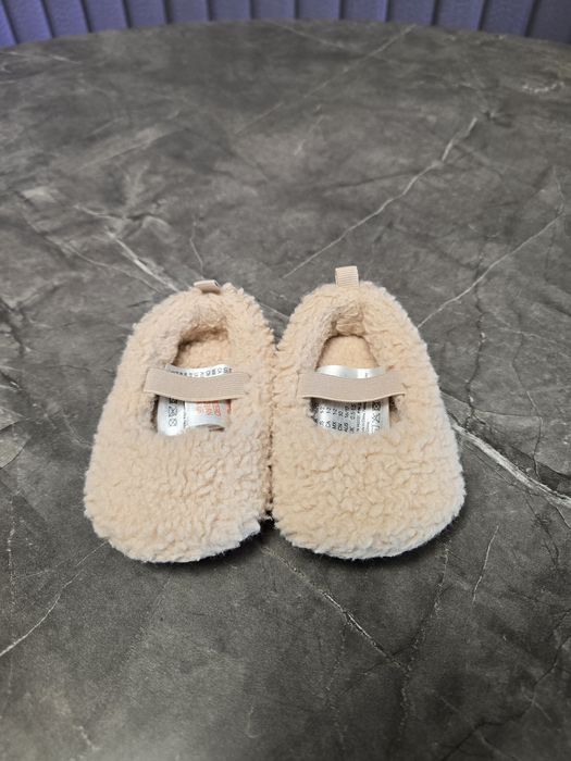 Бебешки пантофи, обувки номер 16/17
