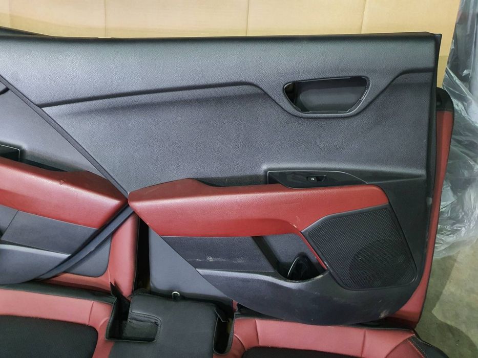 Kia Rio GT кожен салон