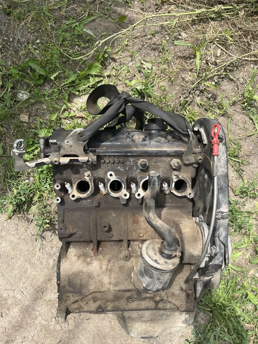 Двигатель Гольф3  ABU 1.6 Бампер ресничка