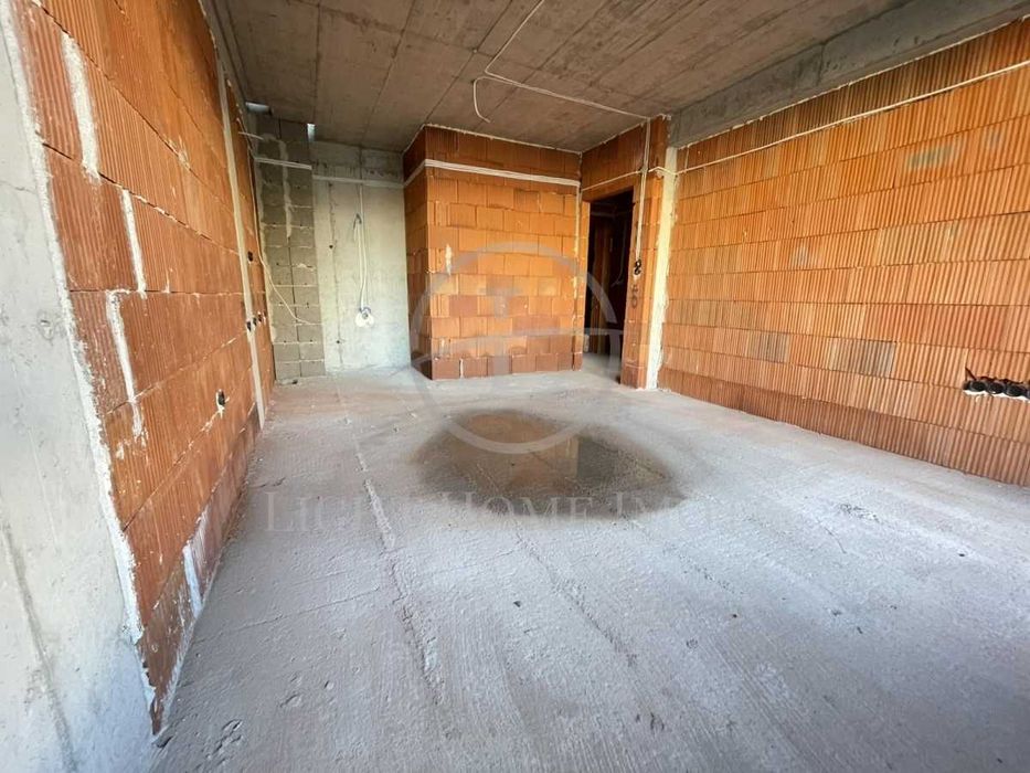 Продава се Двустаен апартамент в Пловдив, Кючук Париж - 65 кв.м за 1077 €/кв.м - Снимка #2