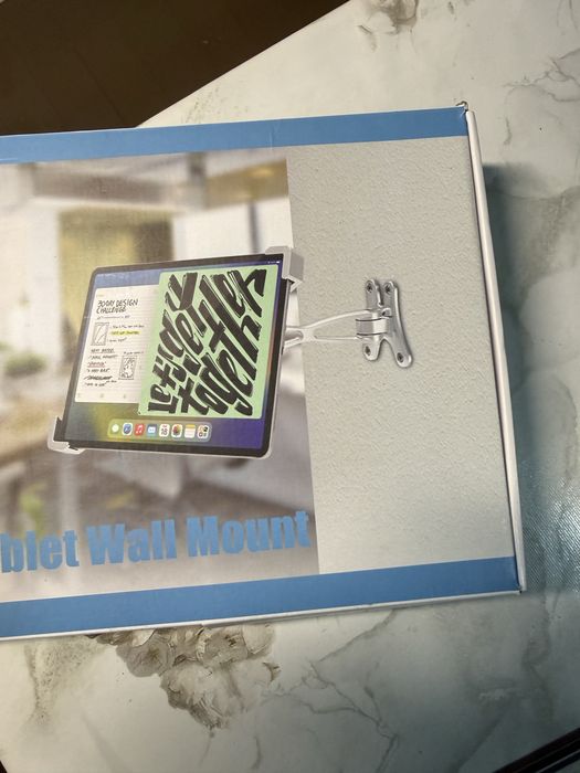 Нетална стойка за стена.