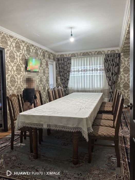 Стол стулья для гостиной