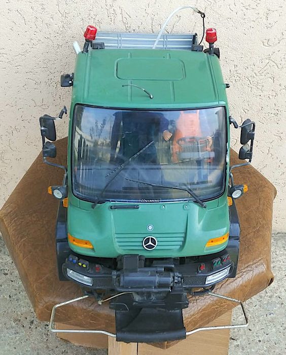 Carson Mercedes-Benz Unimog U300 1:12 mașinuța RC. Gen 2