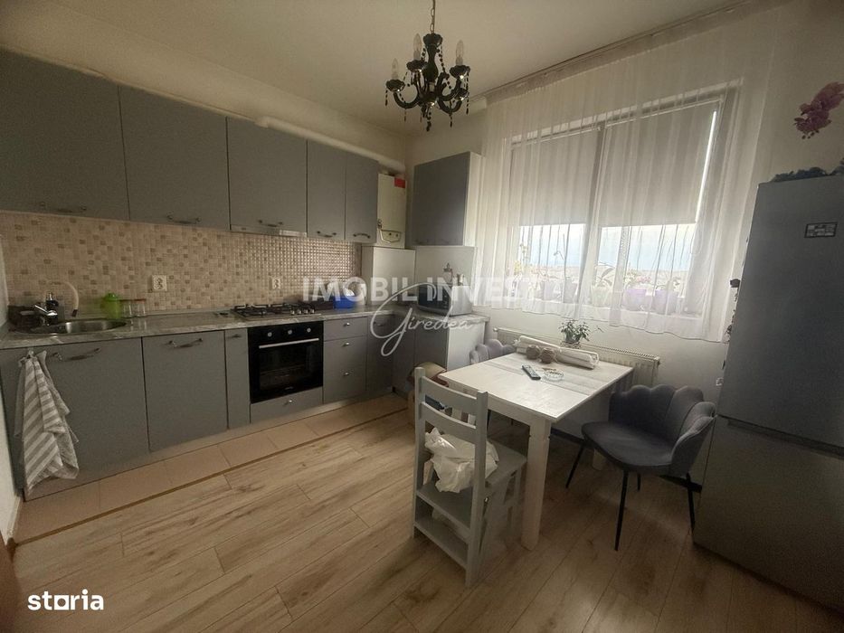 Apartament de vanzare, 3 camere, superfinisat, mobilat si utilat