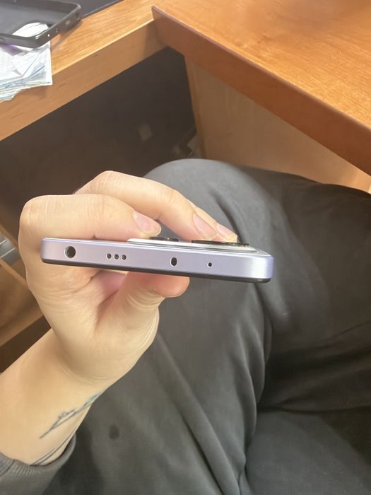 Продам телефон xiaomi redmi note 14