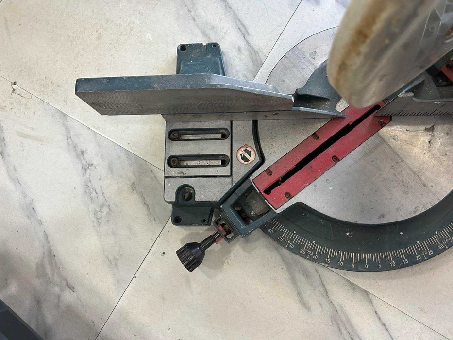 Потапящ циркуляр Bosch GCM 12